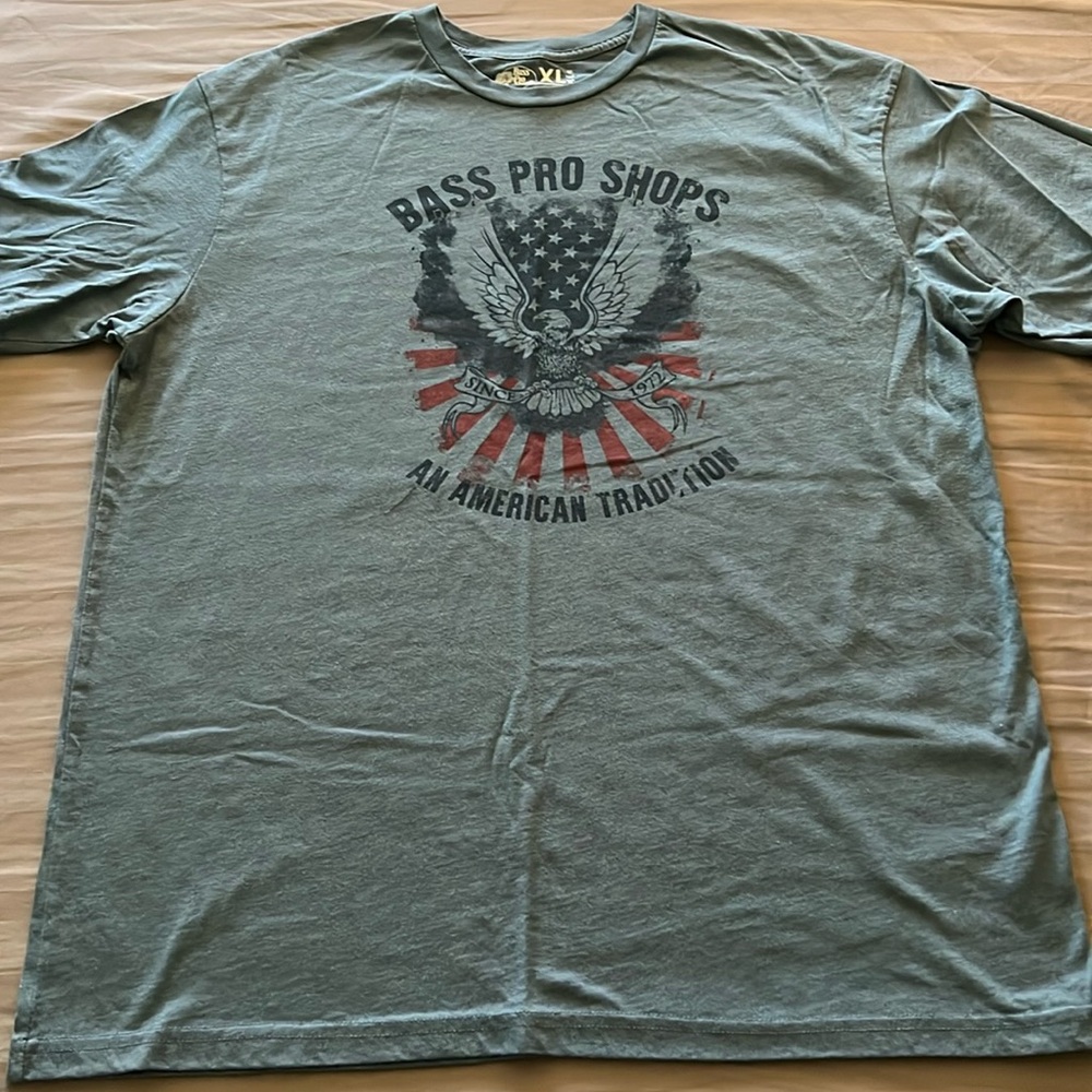 Bass pro shops XL Blue short sleeve Tshirt